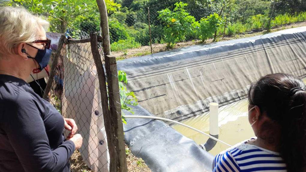 Las Mujeres Progresistas de Plan de Jocote tienen un embalse comunitario para captar agua lluvia y almacenarla para sus cultivos.