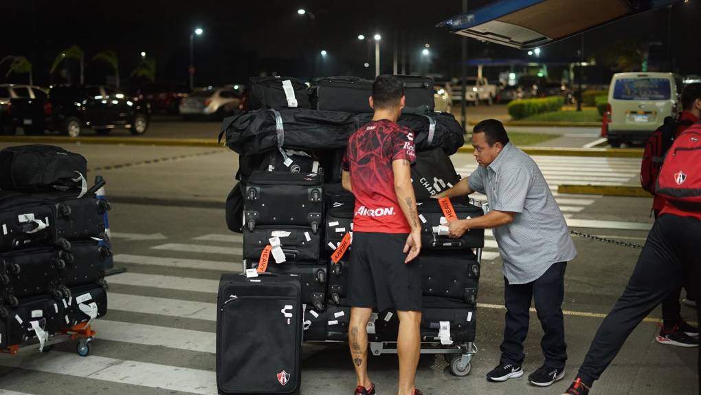 Fueron varias las maletas que trajo el Atlas para el duelo que sostendrá en Honduras.