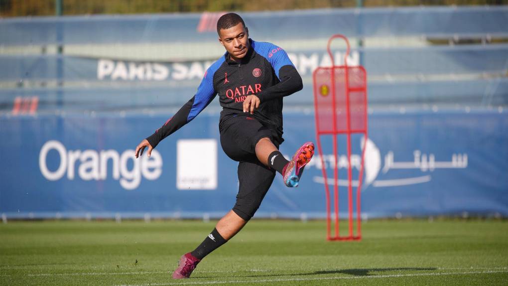 Según prensa española, Kylian Mbappé le ha puesto tres condiciones al PSG para no cumplir su amenaza de irse de equipo parisino en enero del 2023 o gratis en 2024.