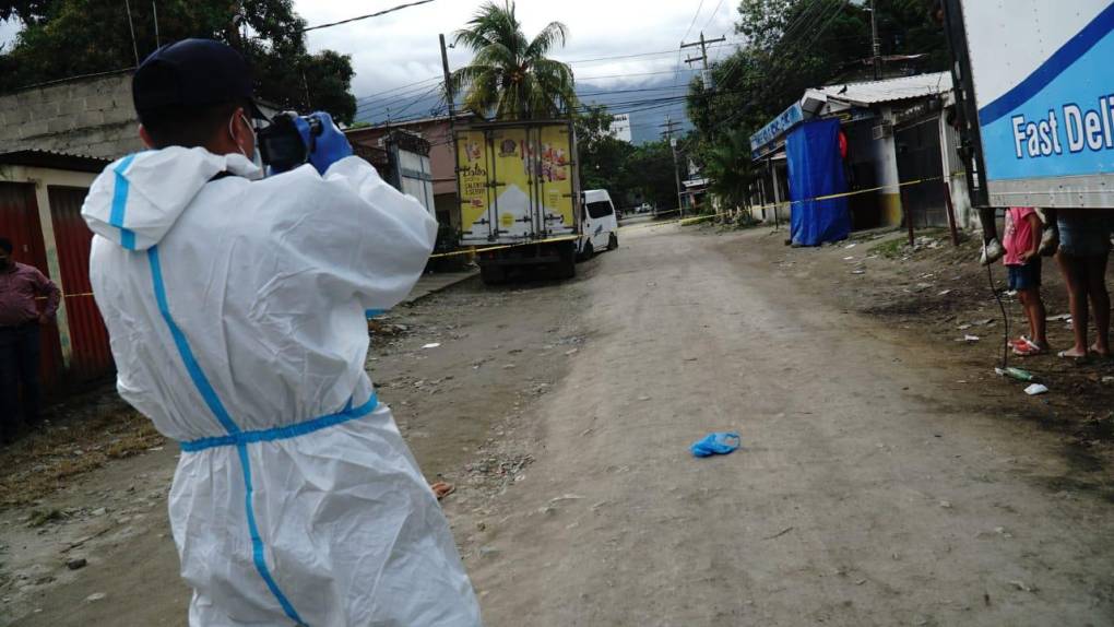 Los sicarios, de acuerdo con primeros y escuetos testimonios de vecinos, esperaron a que la unidad recorriera una de las calles de tierra de la colonia Guadalupe en la periferia de San Pedro Sula para atacar mortalmente a la víctima. 