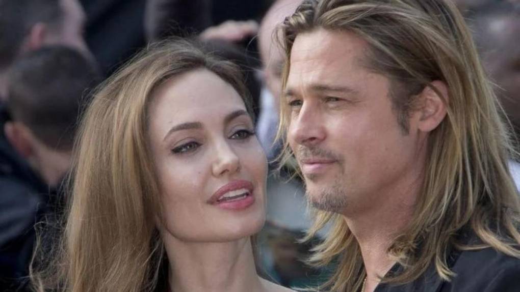 Angelina alega que cuando el avión aterrizó, Brad le dijo: “No vas a ir a ninguna parte. No te vas a bajar de este puto avión. Que se jodan a todos. Te voy a dejar”.