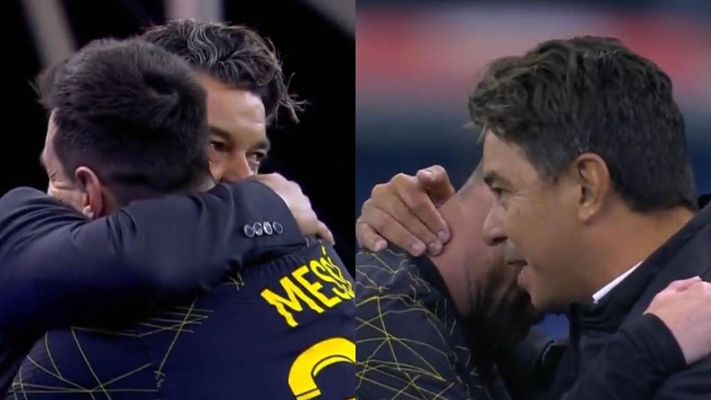 Messi también salió del campo y se enfundó en un emotivo abrazo con Marcelo Gallardo.