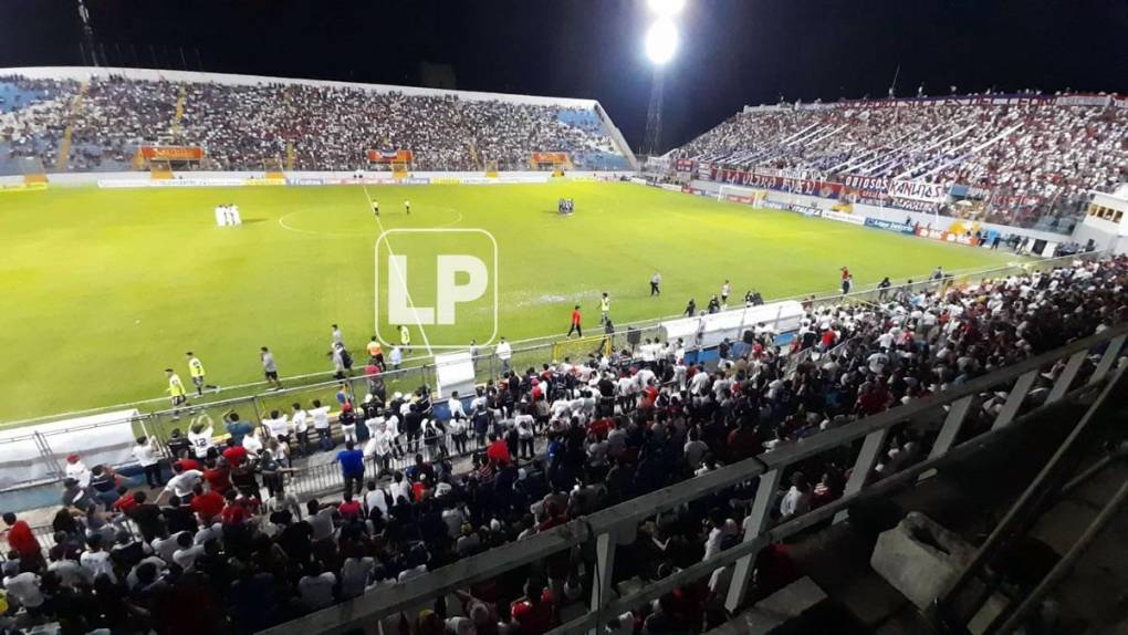 Así lució el estadio Morazán minutos antes del inicio del Clásico Olimpia-Motagua.