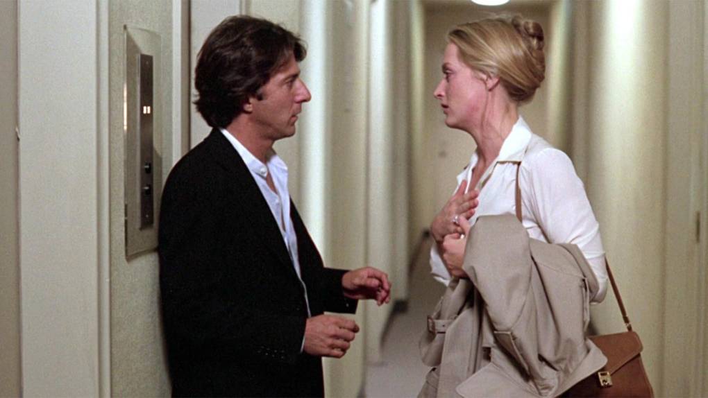 Dustin Hoffman y Meryl Streep: Terminamos nuestro conteo con un clásico de clásicos. Y no sólo nos referimos a la película en que ambas leyendas del cine trabajaron: la magnífica Kramer vs. Kramer, sino a los problemas a los que ambos se enfrentaron durante su rodaje y que, con el paso de los años, sólo han generado más misticismo alrededor de esta épica cinta ganadora de cinco premios de la Academia, incluyendo Mejor Película, en 1979.Otro de esos casos en los que las tensiones fuera de cámara ayudan bastante a los personajes que dan vida: una pareja de divorciados cuyas acciones y diferentes puntos de vista sobre la paternidad tienen un fuerte impacto en su hijo pequeño. 