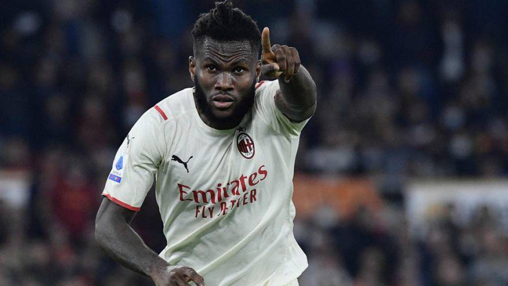 Franck Kessié: Centrocampista marfileño que ya firmó con el FC Barcelona y llegará procedente del AC Milan. 