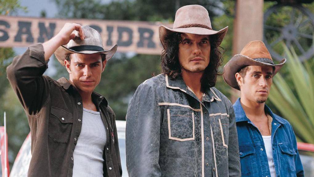 Pasión de Gavilanes. Danna García, Mario Cimaro, Paola Rey, Michel Brown y Natasha Claus, fueron los protagonistas de esta telenovela producida por RTI para Caracol Televisión, cuya primera emisión fue el 21 de octubre de 2003. Después de 19 años han lograron nuevamente un rating arrasador y volvieron a posicionar la novela en los primeros lugares en Netflix.