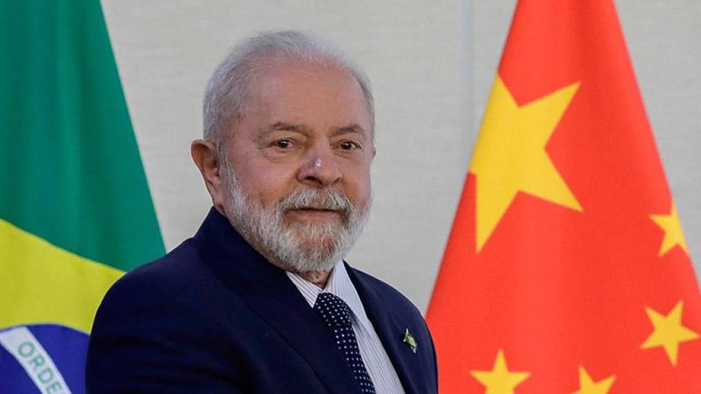El presidente Lula se solidarizó con las familias de las víctimas y dijo esperar que se investiguen las causas del accidente. “Precisamos paz y vehículos de transporte en buenas condiciones en las carreteras”, afirmó el mandatario en sus redes sociales. 