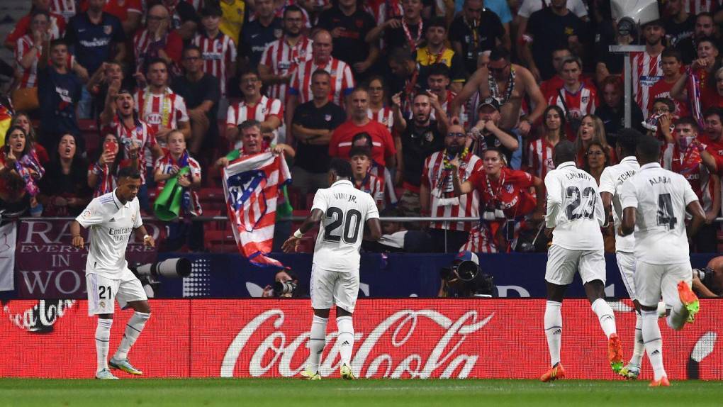 Durante la celebración del primer gol del Real Madrid, aficionados del Atlético de Madrid en las gradas del Cívitas Metropolitano hicieron el saludo nazi contra Rodrygo y Vinicius.