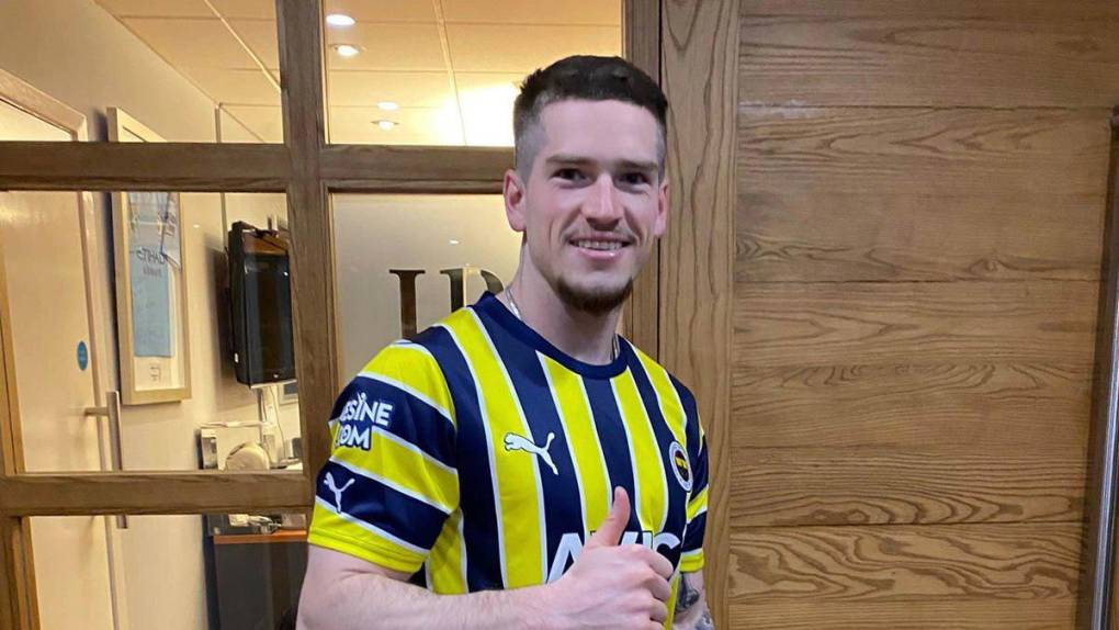 OFICIAL. El Fenerbahce de Turquía ha fichado al extremo inglés Ryan Kent, llega procedente del Rangers de Escocia. Firma hasta junio de 2027.