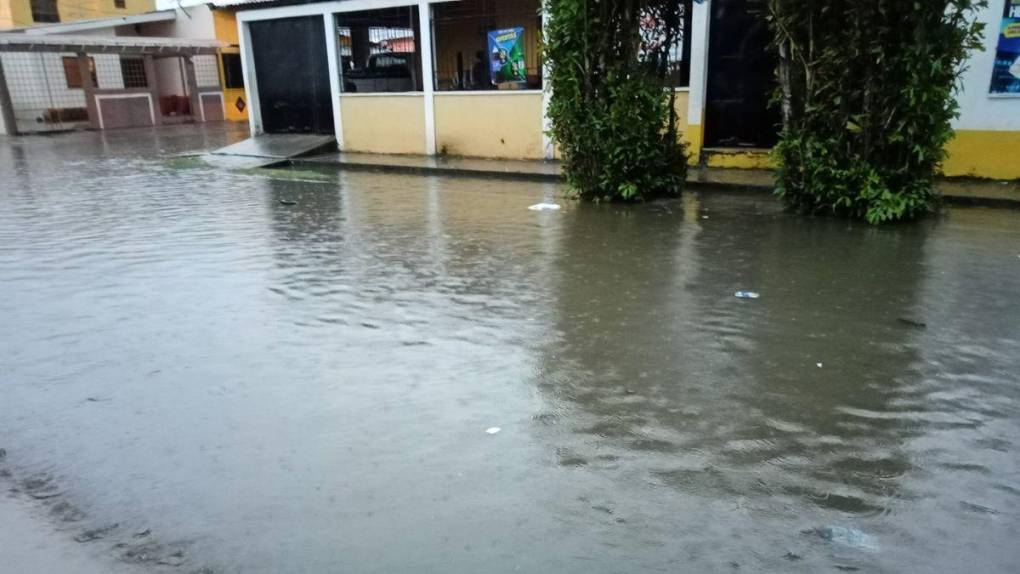 La institución decidió además mantener la alerta verde en los departamentos de Santa Bárbara, Atlántida y Yoro, en el oeste, Caribe y norte del país centroamericano.