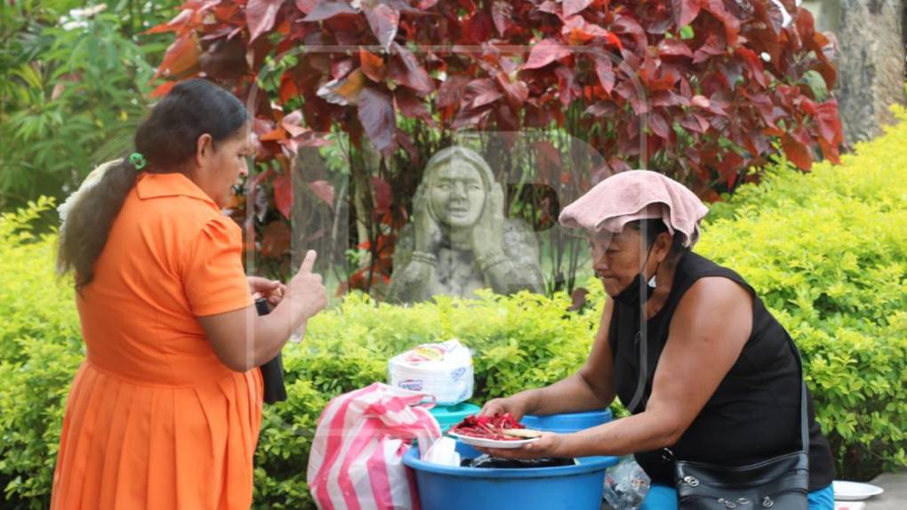 El pueblo indígena Maya Chortí celebró este lunes su día del Tz’ikin para agradecer la abundancia de sus cosechas en Copán Ruinas.