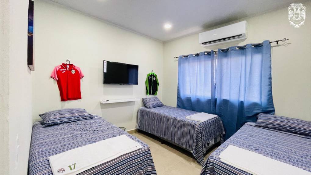El hotel del Marathón cuenta con 11 habitaciones equipadas con internet, aire acondicionado, camas, baños y televisores. 