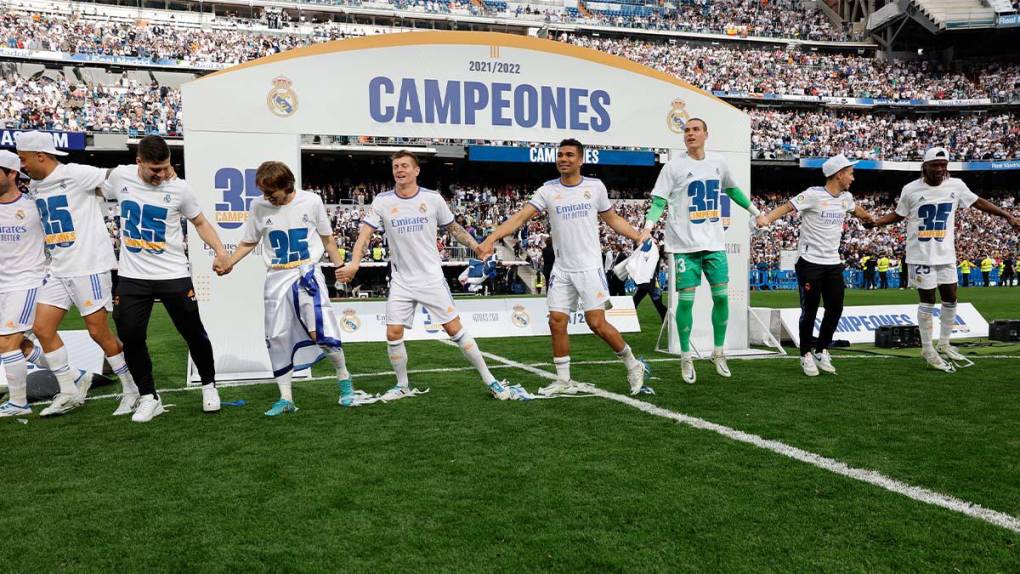 La algarabía en la plantilla del Real Madrid era evidente tras conquistar la Liga española.