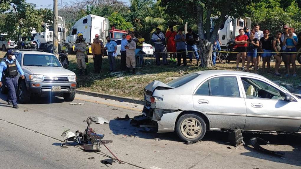 Impactantes imágenes del accidente de rastra con cinco carros que dejó dos muertos en Choloma