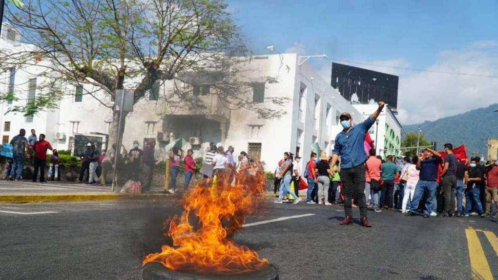 Bases de Libre protestan contra intención de instalar casetas de peaje en San Pedro Sula