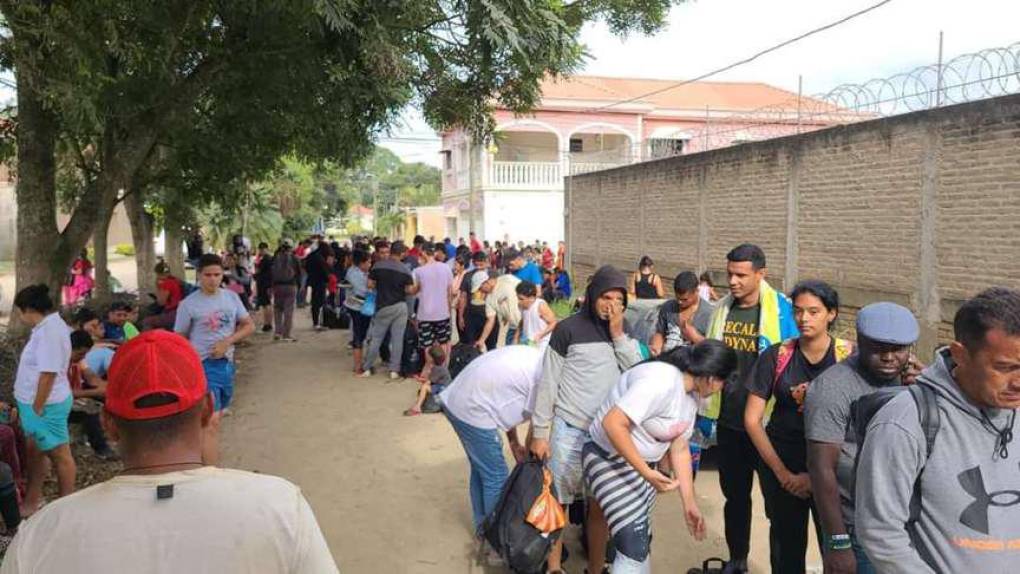 Miles de migrantes venezolanos “invaden” Danlí, El Paraíso