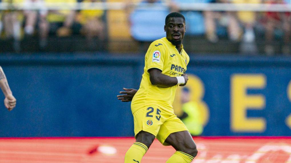 El Villarreal ha hecho oficial la no continuidad del defensa Serge Aurier , al no hacer efectiva la opción de compra que había en el contrato con el futbolista de Costa de Marfil, que llegó en la pasada campaña para una temporada con la posibilidad de quedarse dos más.