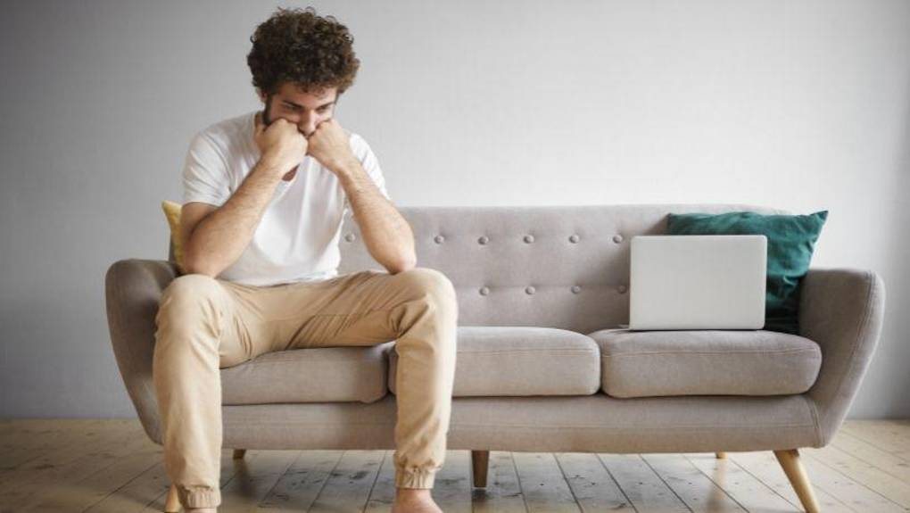 Cómo superar la tristeza que te lleva a quedarte en casa