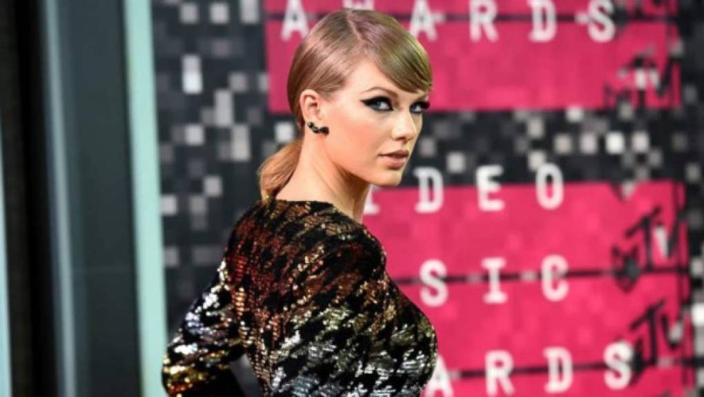 Taylor Swift no tiene problemas en transmitir sus emociones, la diva se ha enemistado con varias famosas arremetiendo contra ellas en sus letras y en muchas ocasiones también en las redes sociales.