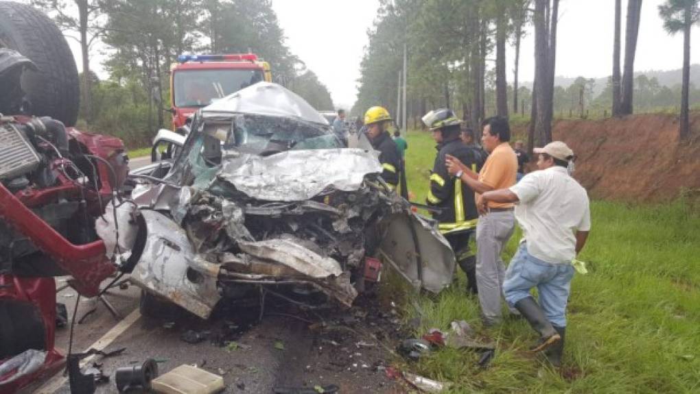El brutal accidente se produjo en un tramo de la carretera entre las localidades de Guaimaca y Campamento.