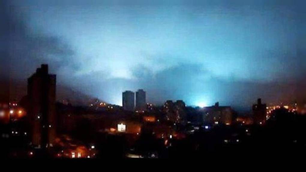 Las imágenes de las extrañas luces en el cielo durante el terremoto en México