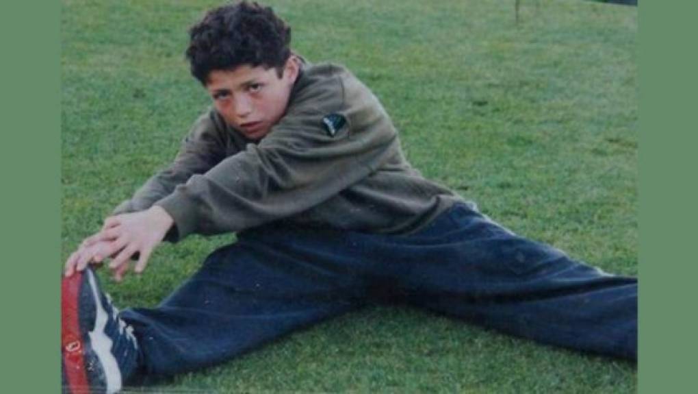 Una de las primeras fotos de Cristiano en las cancha de Portugal.