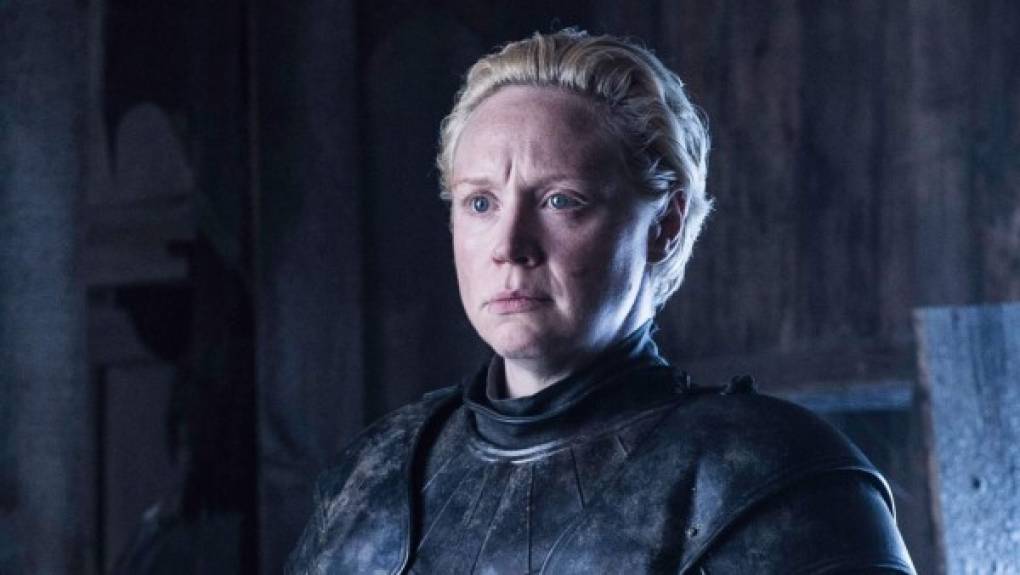 BRIENNE DE TARTH<br/>La honorable dama guerrera ha jurado proteger con su vida a los jóvenes Stark. Cuando la vimos por última vez, al final de la séptima temporada, hacía parte de la comitiva de Jon Snow y Daenerys Targaryen durante las negociaciones con los Lannister. Siendo Juego de Tronos una serie en el que la traición merodea en cada esquina, el personaje interpretado por Gwendoline Christie parece tener muy claro en dónde deben estar sus lealtades.