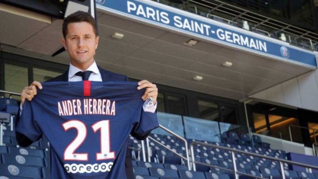 Oficial: El PSG anunció el fichaje de Ander Herrera que firma por cinco temporadas. El centrocampista español, de 29 años, que llega libre al París Saint-Germain procedente del Manchester United.