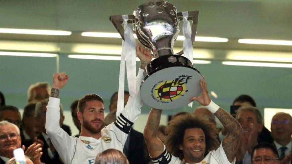 17. Real Madrid (España) - El equipo merengue cuenta con 33 títulos de la Liga Española. Es uno de los mejores equipos del mundo y declarado el mejor del Siglo XX.
