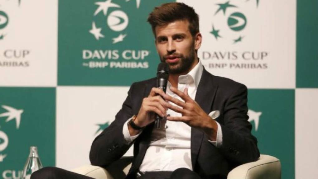 También incursionó en el mundo del tenis. Es socio de Novak Djokovic con quien creó la nueva Copa del Mundo de Tenis, que sustituyó a la Copa Davis. La idea de Piqué es convertir a este evento deportivo que genere tanta expectativa como lo hacen los mundiales de fútbol.