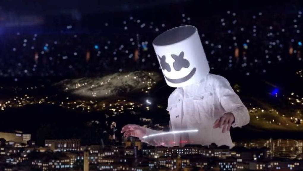 El célebre DJ estadounidense Marshmello también hizo su show en la final de la Uefa Champions League.