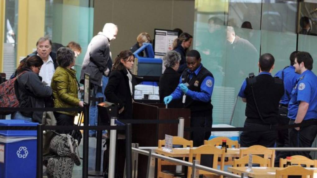 Las imágenes del caos en los aeropuertos de EEUU por cierre de Gobierno