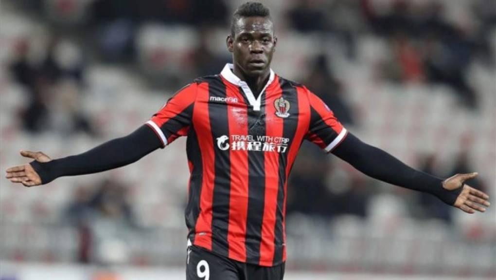 Mario Balotelli al Marsella está casi finiquitado después de que el italiano se convirtiera en agente libre tras un periodo de dos años con el Niza. Balotelli soñaba con regresar a la Premier League, informa Tuttomercato, pero no ha llegado ninguna oferta, por lo que ha decidido firmar con los rivales del Atlético de Madrid. Foto AFP