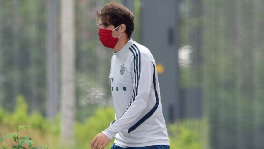 El mediocampista español Javi Martínez se ha entrenado en solitario con el Bayern Múnich y su marcha del club bávaro parece estar cerca. Medios señalan que jugará en el Athetic Club de España.