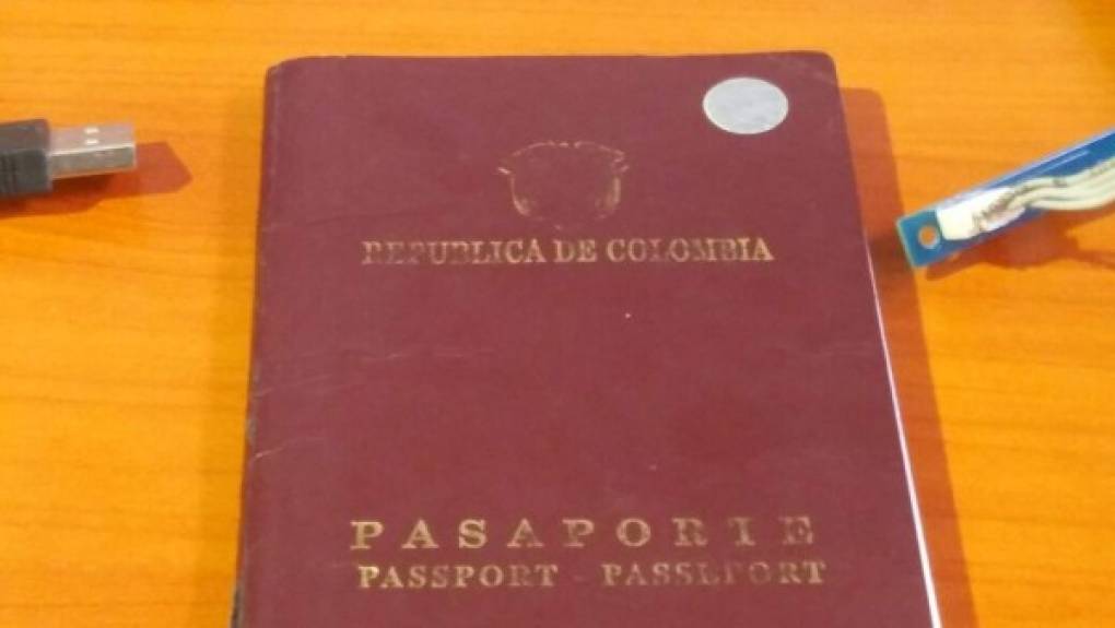 Los agentes también encontraron el pasaporte del colombiano de 34 años.