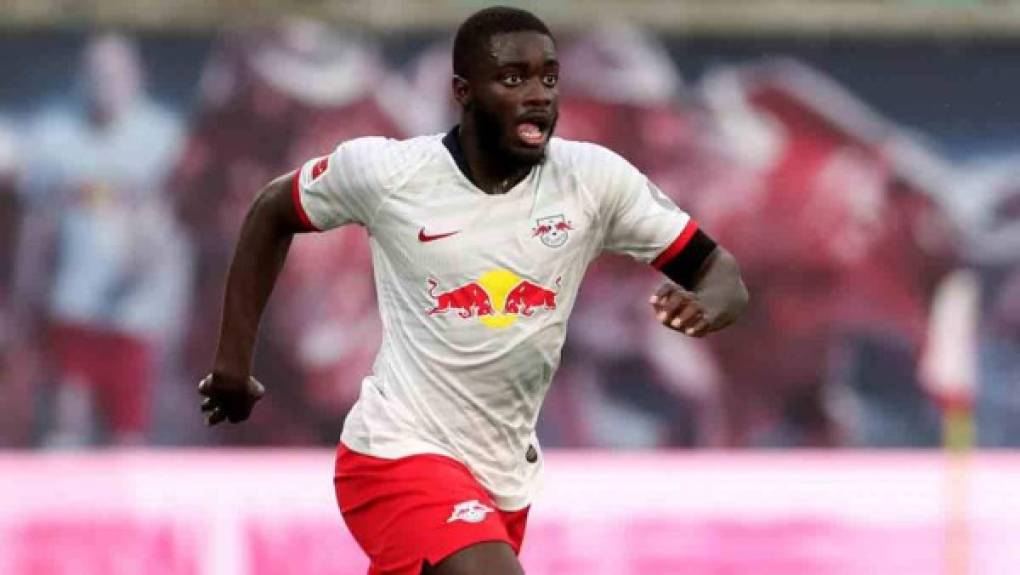 Upamecano: El defensor francés de Leipzig de 22 años, pretendido por Liverpool y Manchester United, recibió el llamado de Hansi Flick para sumarse al Bayern Múnich.<br/>