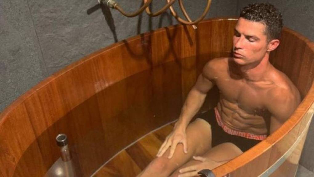 Además de la alimentación y trabajos de gimnasio, CR7 se echa 5 siestas durante el día.