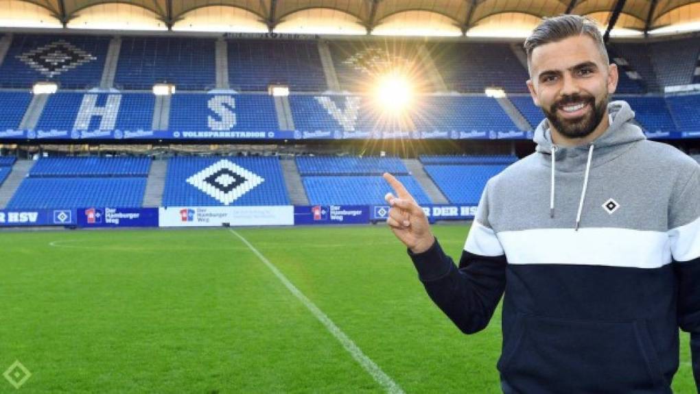 El Hamburgo ha fichado al delantero austriaco Lukas Hinterseer como agente libre. Firma hasta junio de 2021.