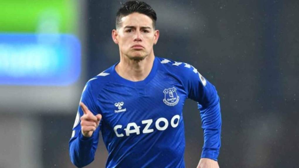 LIVERPOOL, ENGLAND - NOVEMBER 28: James Rodriguez of Everton looks dejected during the Premier League match between Everton and Leeds United at Goodison Park on November 28, 2020 in Liverpool, England. Sporting stadiums around the UK remain under strict restrictions due to the Coronavirus Pandemic as Government social distancing laws prohibit fans inside venues resulting in games being played behind closed doors. (Photo by Peter Powell - Pool/Getty Images)