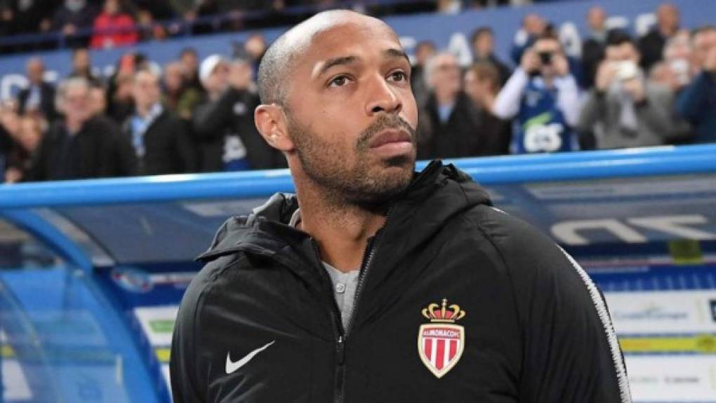 3- Thierry Henry: Pese a que fue destituido del Mónaco de Francia, el ex jugador y hoy entrenador es el tercero con más ingresos. Gana 25,5 millones de euros al año.