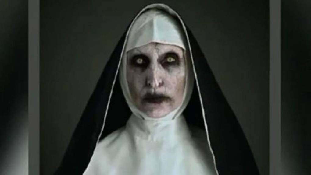 El demonio profanador más conocido como Valak parece tener una especial obsesión por la familia Farmiga. Ya que después de asustar a Vera Farmiga en 'Expediente Warren: El caso Enfield', la monja tiene una nueva víctima: su hermana pequeña, Taissa.