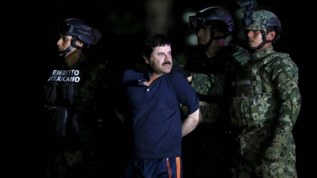 México extraditó este jueves al poderoso narcotraficante Joaquín 'El Chapo' Guzmán Loera a Estados Unidos, donde es requerido por dos cortes federales, informó la cancillería mexicana.