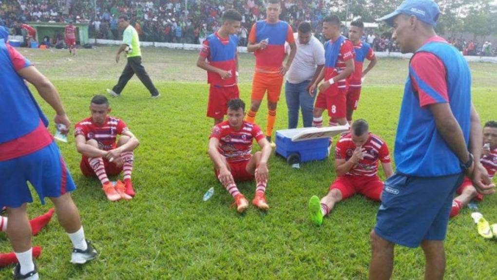 Wilson Guzmán es el entrenador de Estrella Roja.