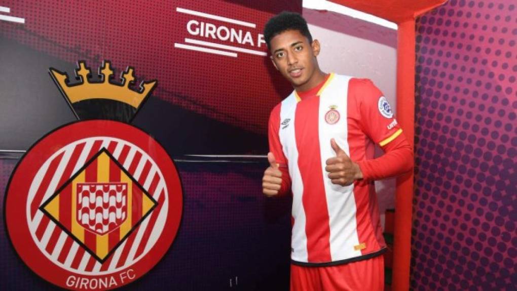 Choco Lozano: El delantero hondureño ha sido colocado transferible en el Girona y medios señalan que podría llegar al Nottingham Forest de la segunda división de Inglaterra.