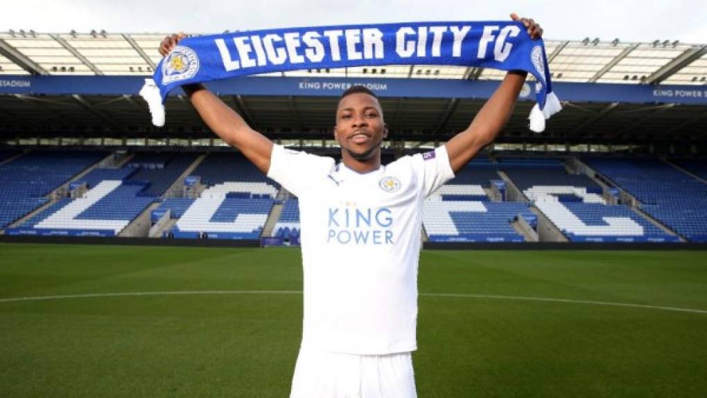 El delantero nigeriano Kelechi Iheanacho se convirtió en jugador del Leicester City después de que llegaran a un acuerdo con el Manchester City. La operación se llevó a cabo por unos 25 millones de euros.