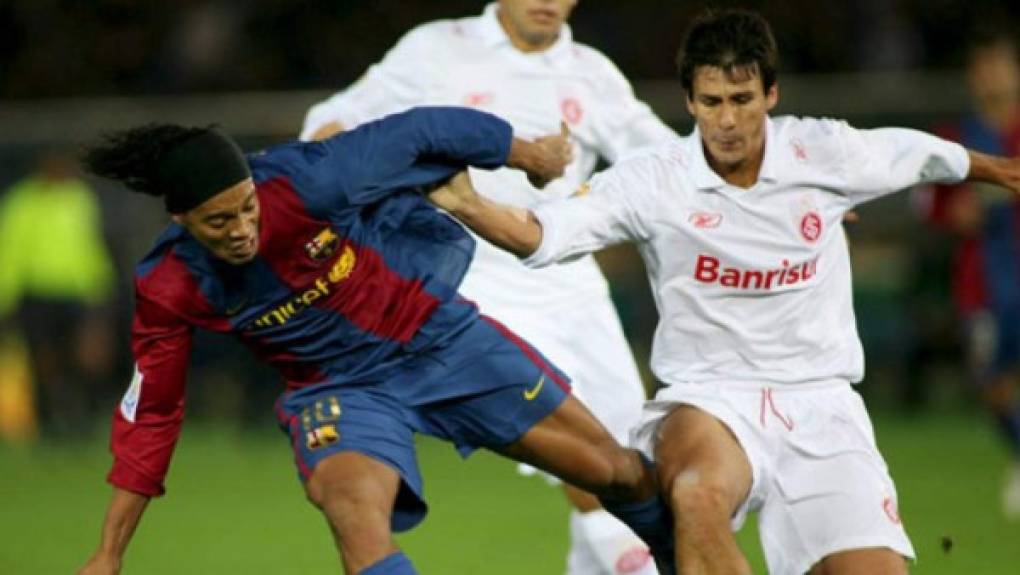 La derrota fue dolorosa para Ronaldinho, figura del fútbol mundial y surgido en Gremio, rival acérrimo de Inter.