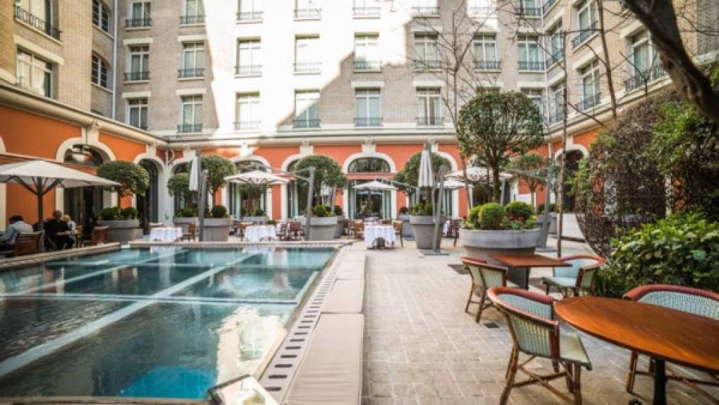 'Es un oasis de encanto, tranquilidad y cordialidad en el centro de París', dice la página web del hotel en donde vivirá Messi junto a su familia en Francia.