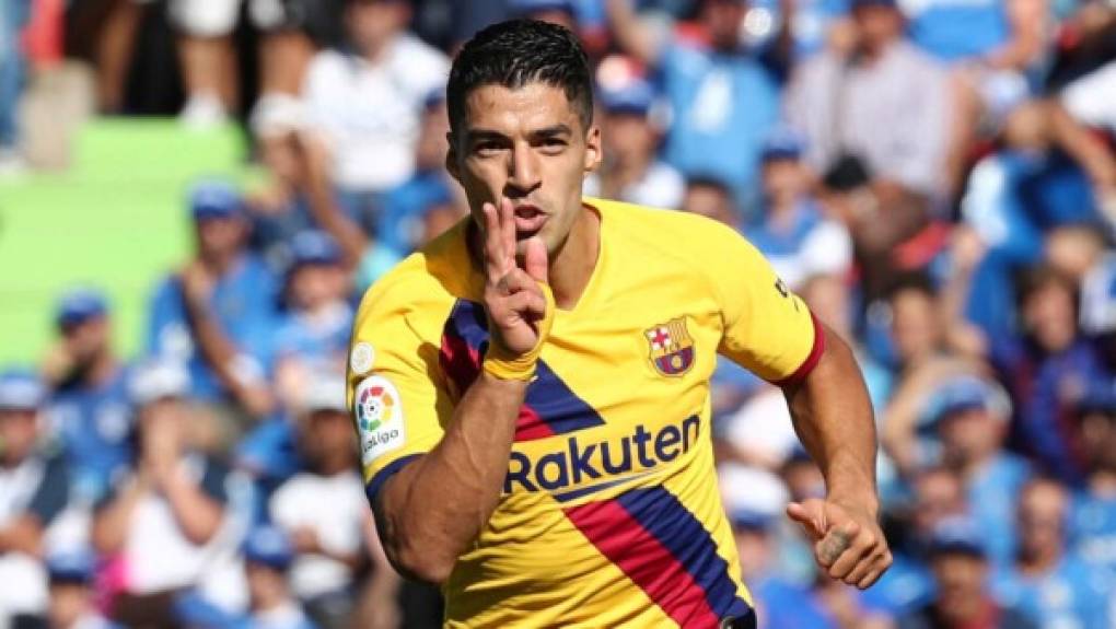 Luis Suárez: Sorpresa. La Juventus por intermedio de su director deportivo, Fabio Paratici, descartó la llegada del atacante uruguayo al cuadro italiano: 'Suárez no está en nuestra lista. No es un objetivo', señaló de manera contundente.<br/>