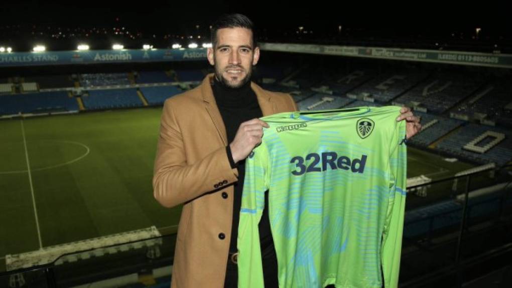 Kiko Casilla ya se fue del Real Madrid y fue presentado como nuevo fichaje del Leeds United de la segunda división de Inglaterra.