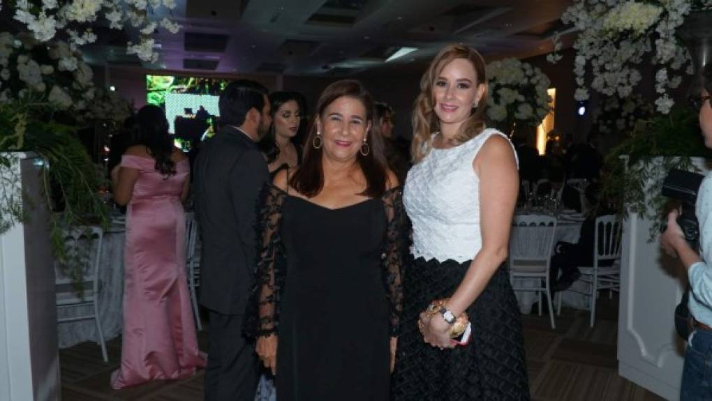 Maritza Pineda y Andrea Valenzuela.